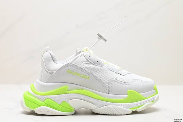 公司级balenciaga巴黎世家 Triple S 涤纶织物皮革 减震防滑耐磨 低帮 老爹鞋 正确字体粗细 位置 大小 正确侧边tpu边扣 气孔 正确大底tp