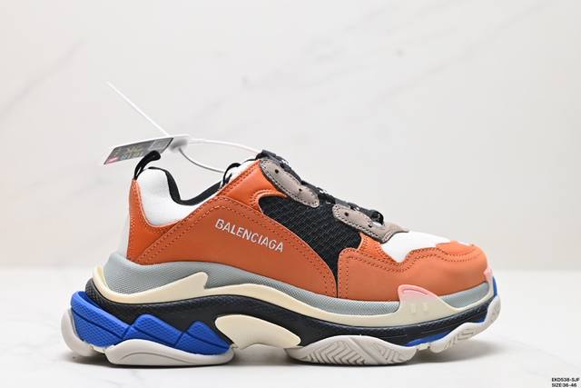 公司级balenciaga巴黎世家 Triple S 涤纶织物皮革 减震防滑耐磨 低帮 老爹鞋 正确字体粗细 位置 大小 正确侧边tpu边扣 气孔 正确大底tp