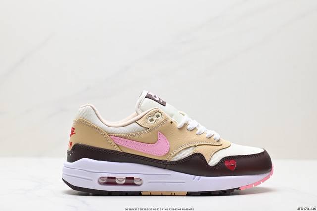 公司级nike Air Max 1 Air Max 气垫 全新配色 鞋身材质均选择皮革、织物、麂皮多种材质覆盖，保证质感的前提下，层次感也相当不错。细节方面，除