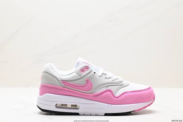 公司级nike Air Max 1 Air Max 气垫 全新配色 鞋身材质均选择皮革、织物、麂皮多种材质覆盖，保证质感的前提下，层次感也相当不错。细节方面，除