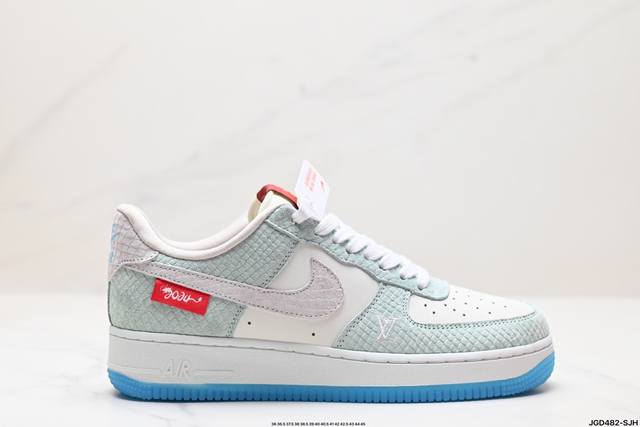 公司级nike Air Force 1‘07 原楦头原纸板 打造纯正低帮空军版型 专注外贸渠道 全掌内置蜂窝气垫 原盒配件 原厂中底钢印、拉帮完美 官方货号:C