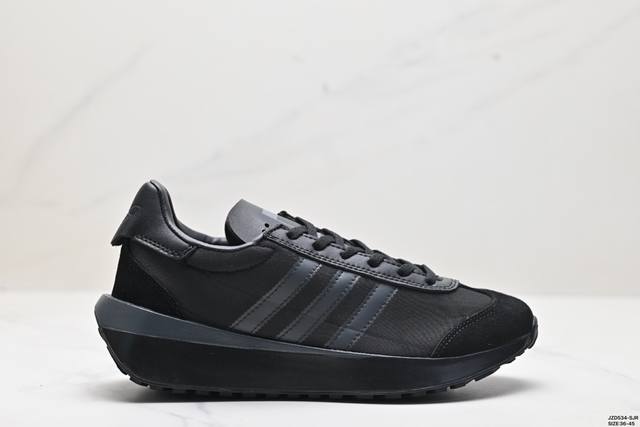 阿迪达斯 Adidas Xlg 生胶厚底 秀气大方的鞋型 气质修身。以现代设计融合复古跑步和足球风，采用锦纶和绒面革鞋面，灵感源自70年代 Country跑鞋设