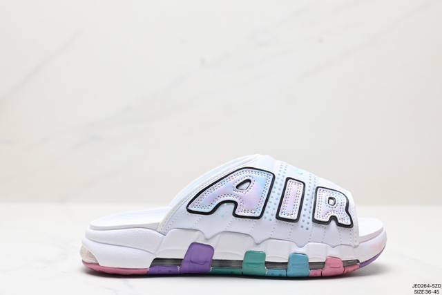 nike Air More Uptempo Slide皮蓬拖鞋 以流行于街头的涂鸦文化为设计灵感，整体的设计风格夸张而充满魅力，厚实而充满质感的皮质鞋面两侧印刻