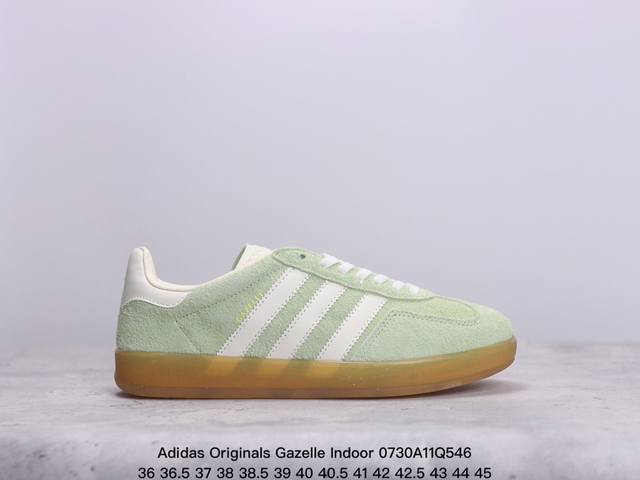 阿迪达斯 Adidas Originals Gazelle Indoor 复古三叶草防滑透明橡胶板鞋经典运动鞋。这款经典鞋,忠于原版设计,缀撞色三条纹和鞋跟饰片 - 点击图像关闭