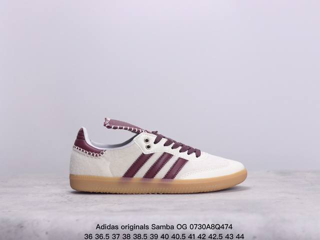 adidas Originals Samba Og 阿迪达斯 低帮 白粉 桑巴防滑耐磨轻便低帮板鞋男女同款 鞋面由灰色翻毛皮与白色皮革组成，通体白粉配色，鞋头采