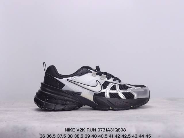 公司级耐克nike V2K Run跑步鞋复古风潮 网面透气运动鞋 灰银紧致的鞋面材质提供良好的包裹性鞋侧 Swoosh以及鞋头部分搭配增添不少亮点的镀铬细节鞋垫 - 点击图像关闭