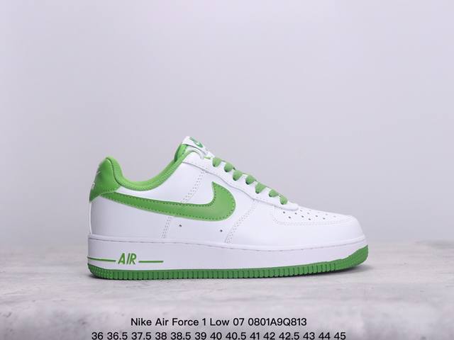 真标耐克nike Air Force 1‘07 空军一号低帮百搭休闲运动板鞋。柔软、弹性十足的缓震性能和出色的中底设计，横跨复古与现代的外型结合，造就出风靡全球