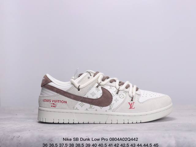 耐克 Nike Sb Dunk Low Pro 复古低帮休闲运动滑板板鞋。采用脚感柔软舒适zoomair气垫，有效吸收滑板等极限运动在落地时带来的冲击力，为街头