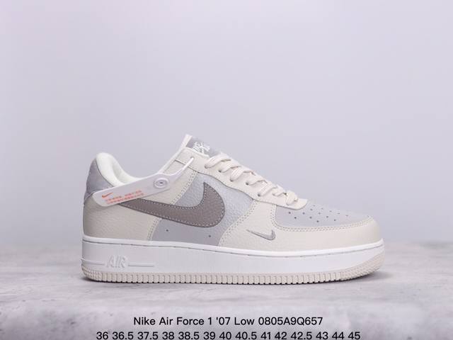 耐克 Nike Air Force 1 '07 Low 空军一号低帮，柔软、弹性十足的缓震性能和出色的中底设计，横跨复古与现代的外型结合，造就出风靡全球三十多年