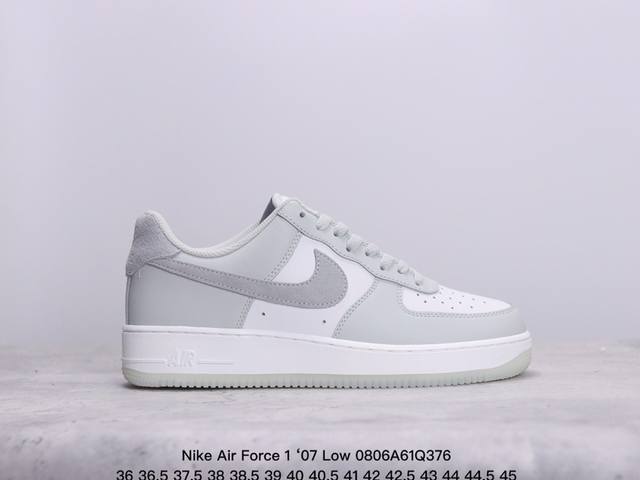 耐克 Nike Air Force 1 '07 Low 空军一号含气垫 低帮百搭厚底增高休闲运动板鞋。柔软、弹性十足的缓震性能和出色的中底设计，横跨复古与现代的