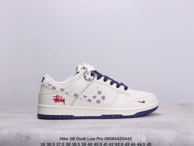 耐克 Nike Sb Dunk Low Pro 复古低帮休闲运动滑板板鞋。采用脚感柔软舒适zoomair气垫，有效吸收滑板等极限运动在落地时带来的冲击力，为街头