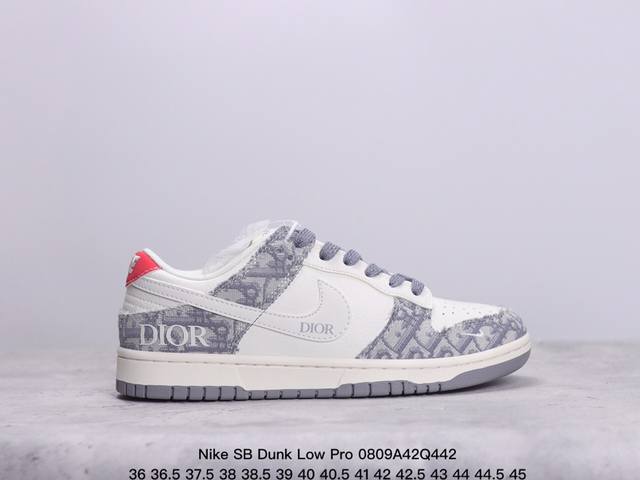 耐克 Nike Sb Dunk Low Pro 复古低帮休闲运动滑板板鞋。采用脚感柔软舒适zoomair气垫，有效吸收滑板等极限运动在落地时带来的冲击力，为街头