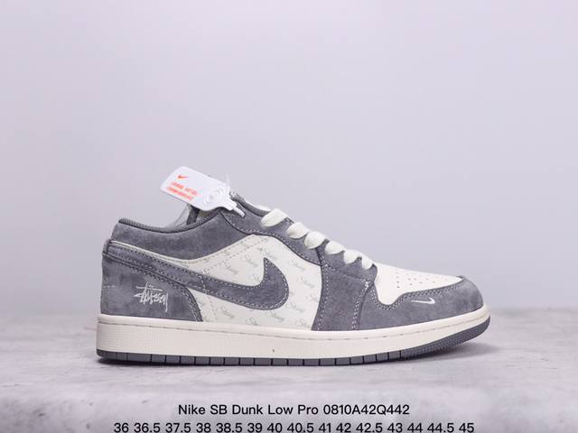 公司级 耐克 Nike Sb Dunk Low Pro 复古低帮休闲运动滑板板鞋。采用脚感柔软舒适zoomair气垫，有效吸收滑板等极限运动在落地时带来的冲击力