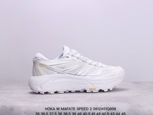 小红书推荐hoka W Mafate Speed 2 全新配色 这个品牌来自于新西兰的毛利语，Hoka表示大地，One One表示飞越，连起来就是飞越地平线，O