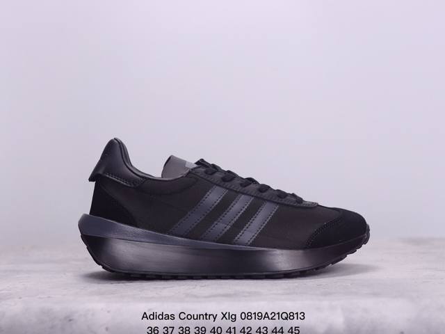 阿迪达斯 Adidas Xlg 生胶厚底 秀气大方的鞋型 气质修身。以现代设计融合复古跑步和足球风，采用锦纶和绒面革鞋面，灵感源自70年代 Country跑鞋设