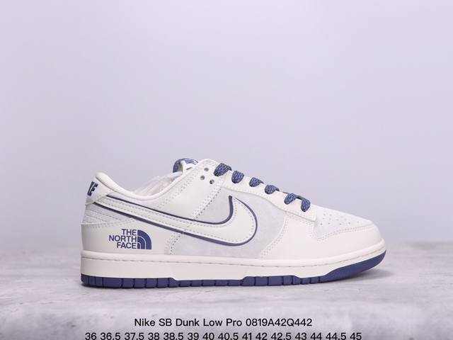 耐克 Nike Sb Dunk Low Pro 复古低帮休闲运动滑板板鞋。采用脚感柔软舒适zoomair气垫，有效吸收滑板等极限运动在落地时带来的冲击力，为街头