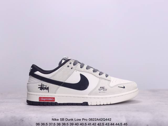 耐克 Nike Sb Dunk Low Pro 复古低帮休闲运动滑板板鞋。采用脚感柔软舒适zoomair气垫，有效吸收滑板等极限运动在落地时带来的冲击力，为街头