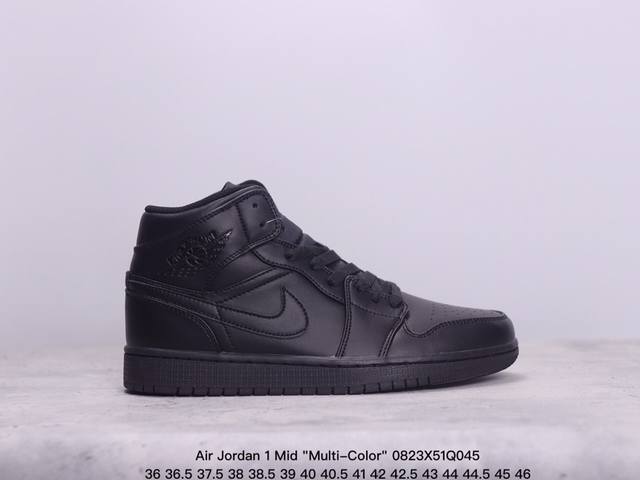 乔丹air Jordan 1 Mid Multi-Color 多色拼接 这款中帮air Jordan 1 Aj1 乔1采用普通皮革打造，搭配尼龙鞋舌。它的整个鞋