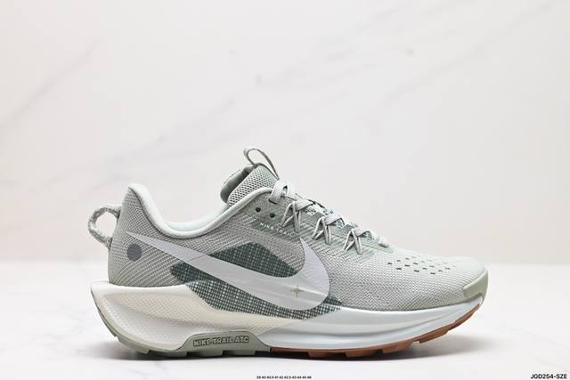 公司级nike Reactx Pegasus Trail 5 next Nature 越野跑步鞋 登月兼顾迅疾外观和稳固脚感 后跟覆面和中足动态支撑巧妙融合 缔