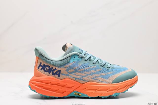 公司级小红书推荐hoka M Speedgoat 5全新配色 这个品牌来自于新西兰的毛利语，Hoka表示大地，One One表示飞越，连起来就是飞越地平线，On