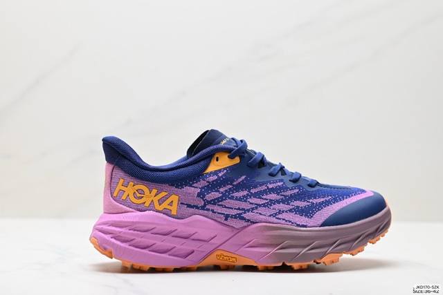 公司级小红书推荐hoka M Speedgoat 5全新配色 这个品牌来自于新西兰的毛利语，Hoka表示大地，One One表示飞越，连起来就是飞越地平线，On