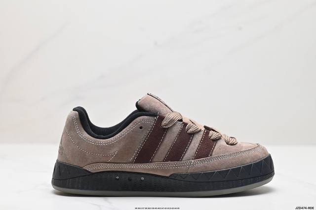 公司级adidas Adimatic Low 马蒂奇系列低帮 复古鲨鱼面包鞋运动休闲滑板板鞋 整个鞋面由色彩艳丽的麂皮制成 搭配品牌标志性大尺寸三条纹 Logo