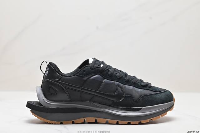 公司级耐克nike Vaporwaffle Sacai 华夫50周年系列华夫复古休闲运动慢跑鞋 后跟tpu独家4块滑块模具 夏季热门款 网面透气休闲跑步鞋 货号