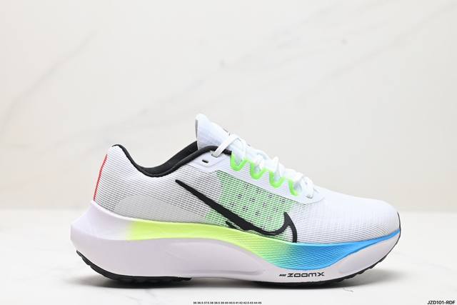 公司级nk Zoom Fly 5超轻休闲缓震碳板跑步鞋 外围搭載轻量级sr02泡棉载体.中底zoomx泡棉. 鞋面采用轻盈网眼设计.鞋垫与原厂一致采用zoomx