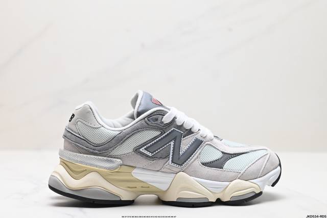 公司级new Balance Nb 9060 鞋款灵感源自设计师本人对夏日的怀日回忆。鞋面大身由空间双格及磨砂鞋面拼接而生，配以柔和、温暖的粉橘色调，夏日氛围拉