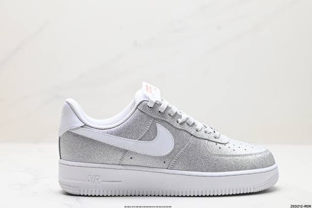 公司级nike Air Force 1‘07 原楦头原纸板 打造纯正低帮空军版型 专注外贸渠道 全掌内置蜂窝气垫 原盒配件 原厂中底钢印、拉帮完美 官方货号:C