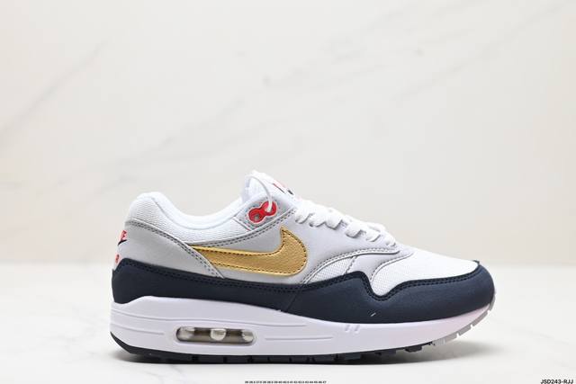 公司级nike Air Max 1 耐克气垫 缓震 耐磨运动鞋 鞋身材质均选择皮革 织物 麂皮多种材质覆盖 保证质感的前提下 层次感也相当不错 带有开窗式 Ai