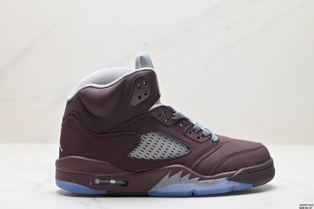 公司级air Jordan 5 Se Craft ”Light Orewood Brown“ Aj5 鞋款鞋身整体以皮革与麂皮材质拼接设计，配色方面以米白色为主