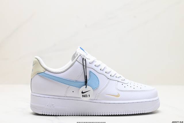 公司级耐克nike Air Force 1‘07 空军一号低帮百搭休闲运动板鞋。柔软、弹性十足的缓震性能和出色的中底设计，横跨复古与现代的外型结合，造就出风靡全