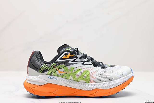 公司级hoka M Tecton X 2 全新配色 这个品牌来自于新西兰的毛利语，Hoka表示大地，One One表示飞越，连起来就是飞越地平线，One One