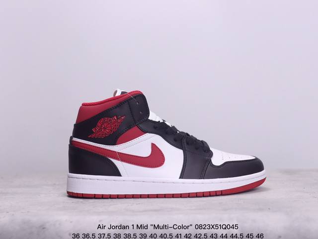 乔丹air Jordan 1 Mid Multi-Color 多色拼接 这款中帮air Jordan 1 Aj1 乔1采用普通皮革打造，搭配尼龙鞋舌。它的整个鞋