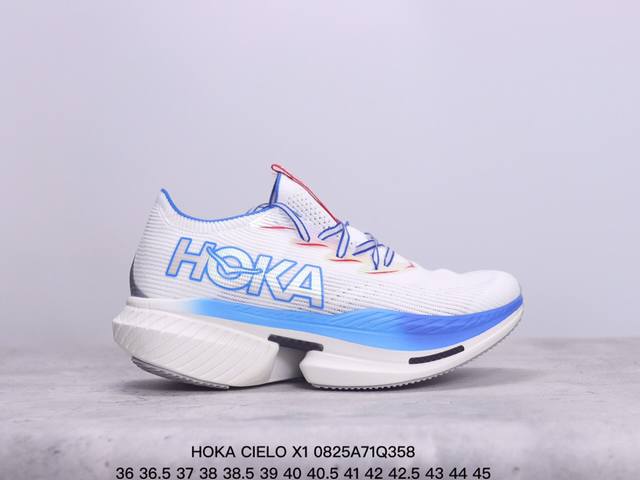 公司级hoka 霍卡 Hoka Cielo X1 竞速跑鞋 外观整合hoka 顶尖碳板技术、中底泡棉科技和几何学，设计符合自然步态的不对称鞋面和鞋底结构，专为精