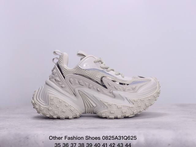 采用软质移膜皮革材质，轻量eav发泡橡胶大底，公版系列other Fashion Shoes系带中帮休闲运动鞋。 类型：男女鞋 码数：35 36 37 38 3