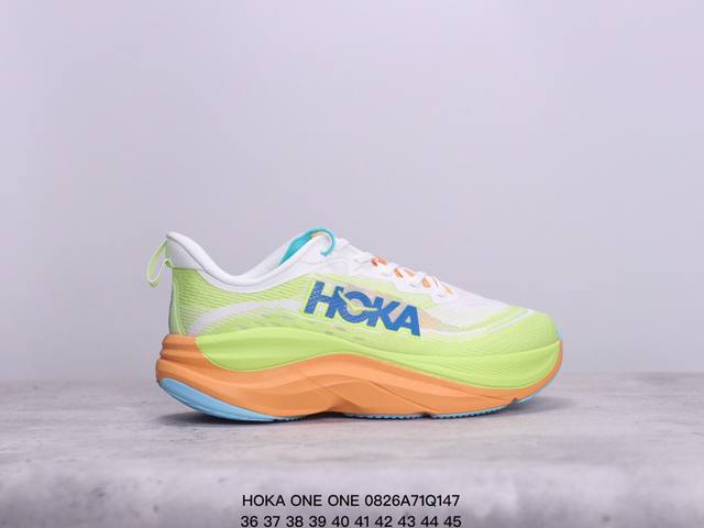 真标小红书推荐hoka One One 全新配色 这个品牌来自于新西兰的毛利语，Hoka表示大地，One One表示飞越，连起来就是飞越地平线，One One不