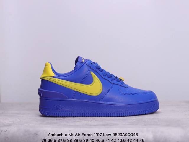 Ambush X Nk Air Force 1‘07 Low Sp 空军一号联名标志性的空军低帮swoosh延伸至鞋跟之外 鞋舌和鞋垫上印有ambush品牌标志