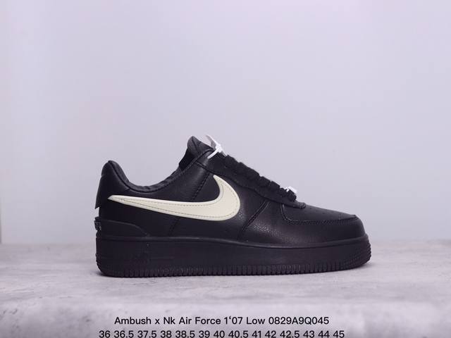 Ambush X Nk Air Force 1‘07 Low Sp 空军一号联名标志性的空军低帮swoosh延伸至鞋跟之外 鞋舌和鞋垫上印有ambush品牌标志