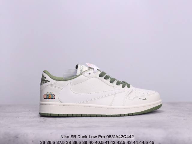 公司级 耐克 Nike Sb Dunk Low Pro 复古低帮休闲运动滑板板鞋。采用脚感柔软舒适zoomair气垫，有效吸收滑板等极限运动在落地时带来的冲击力