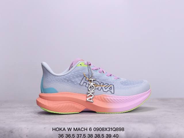 公司级小红书推荐hoka W Mach 6全新配色 这个品牌来自于新西兰的毛利语，Hoka表示大地，One One表示飞越，连起来就是飞越地平线，One One