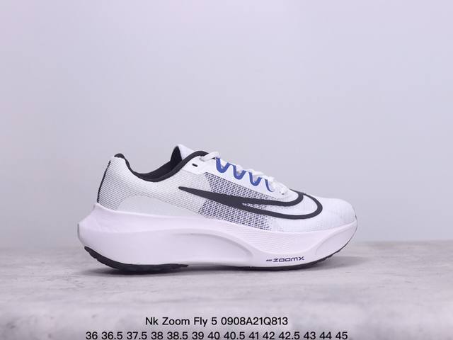 公司级nk Zoom Fly 5超轻休闲缓震碳板跑步鞋 外围搭載轻量级sr02泡棉载体.中底zoomx泡棉. 鞋面采用轻盈网眼设计.鞋垫与原厂一致采用zoomx