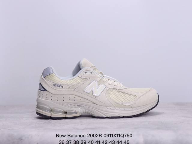 真标new Balance 2002R 复古单品 热门复古鞋型new Balance 2002R，近日又曝出一款全新配色并释出官图。整双鞋采用棕色和米色主打，非