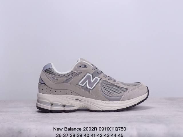 真标new Balance 2002R 复古单品 热门复古鞋型new Balance 2002R，近日又曝出一款全新配色并释出官图。整双鞋采用棕色和米色主打，非