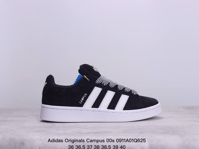 Adidas 阿迪达斯 男女鞋半码制，采用翻毛皮组合灯芯绒鞋面材质，外置耐磨橡胶大底潮流我熟,面包鞋就选这款阿迪达斯adidas Originals Campu