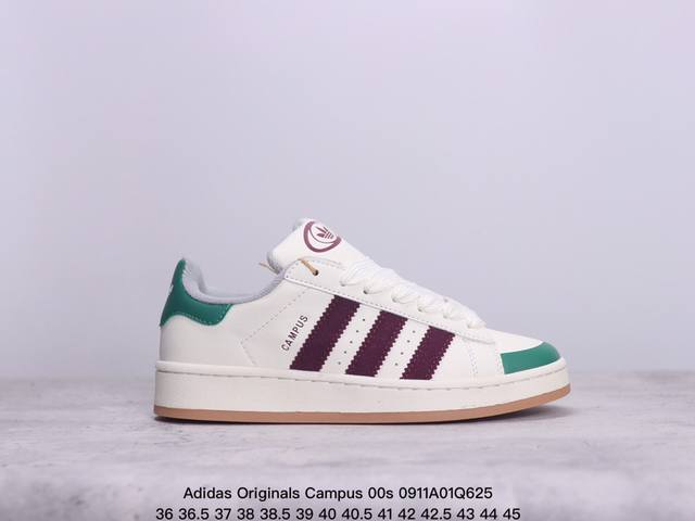 Adidas 阿迪达斯 男女鞋半码制，采用翻毛皮组合灯芯绒鞋面材质，外置耐磨橡胶大底潮流我熟,面包鞋就选这款阿迪达斯adidas Originals Campu