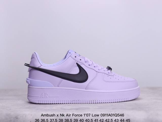 Ambush X Nk Air Force 7 Low 联名款 空军大勾 低帮休闲板鞋 鞋面采用了优质原厂皮革，标志性的 Swoosh 延伸至鞋跟之外，鞋舌和鞋