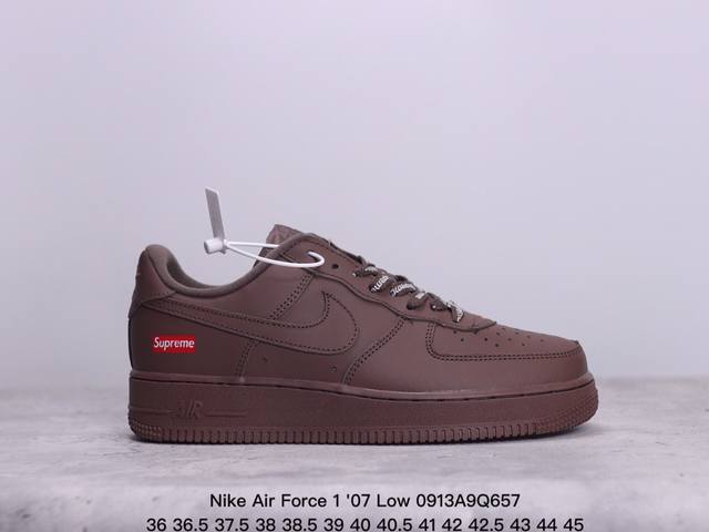 耐克 Nike Air Force 1 '07 Low 空军一号低帮，柔软、弹性十足的缓震性能和出色的中底设计，横跨复古与现代的外型结合，造就出风靡全球三十多年