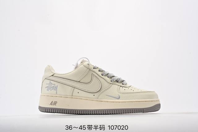 真标耐克nike Air Force 7 空军一号低帮百搭休闲运动板鞋。柔软、弹性十足的缓震性能和出色的中底设计，横跨复古与现代的外型结合，造就出风靡全球三十多 - 点击图像关闭